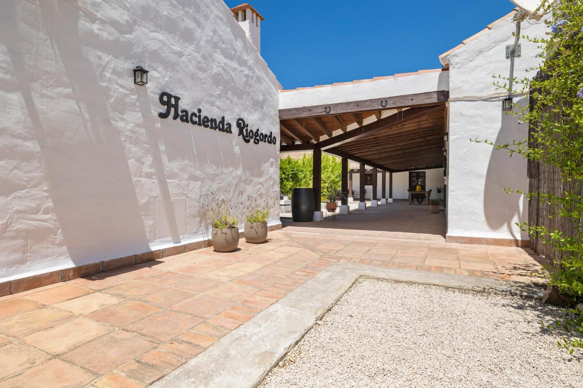 Hacienda Riogordo Bed & Breakfast Exterior photo